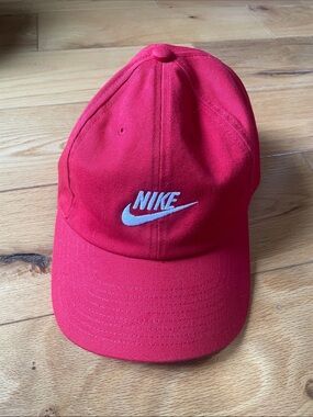 Nike red adult cap